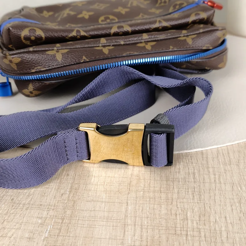Louis Vuitton Belt Bag Shoulder Bag Monogram PVC One Size22 × 5 × 16 cm — detail view 8 of 12