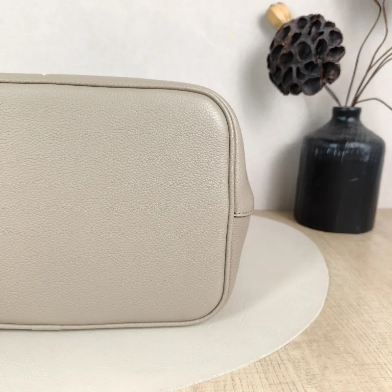 Louis Vuitton Shoulder Bag NÉONOÉ Bucket Bag · White Monogram Empreinte Embossed Calfskin Medium 26 × 17.5 × 26 cm — detail view 12 of 13