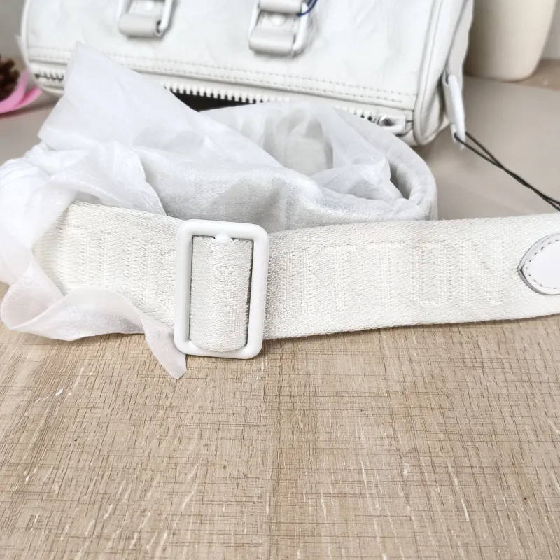 Louis Vuitton Crossbody Bag Keepall 25 White Calfskin Medium 25 × 11 × 15 cm — detail view 5 of 11