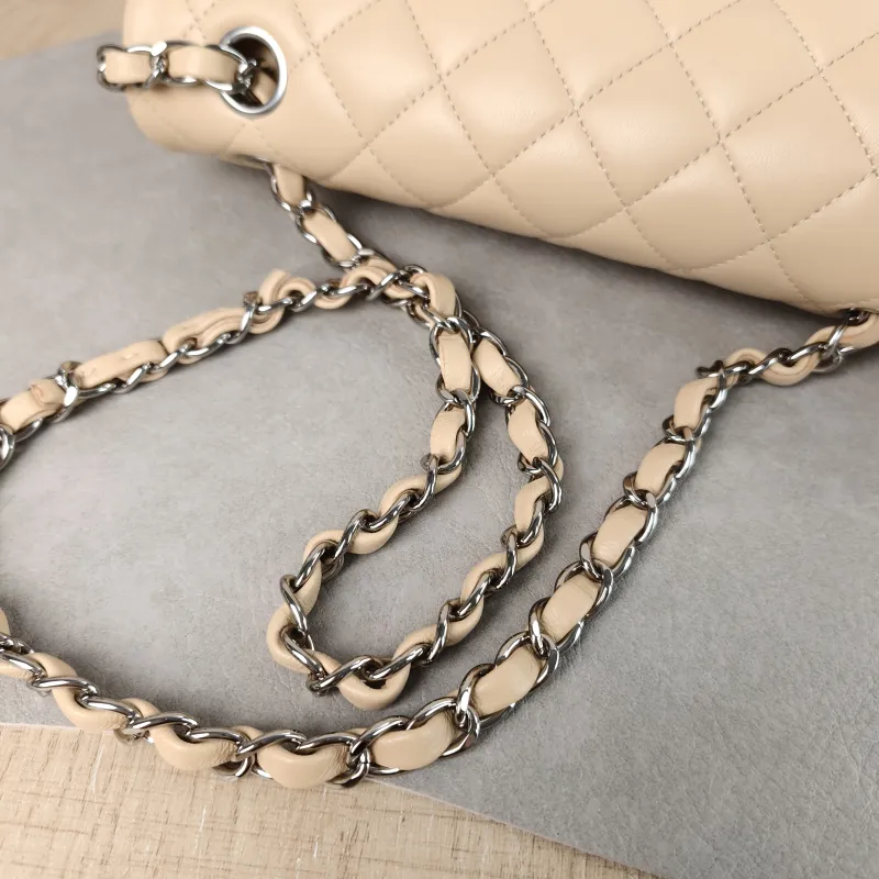 Chanel Crossbody Bag Classic Flap CF Beige Lambskin Small 23 × 6 × 14.5 cm 31 — detail view 4 of 16