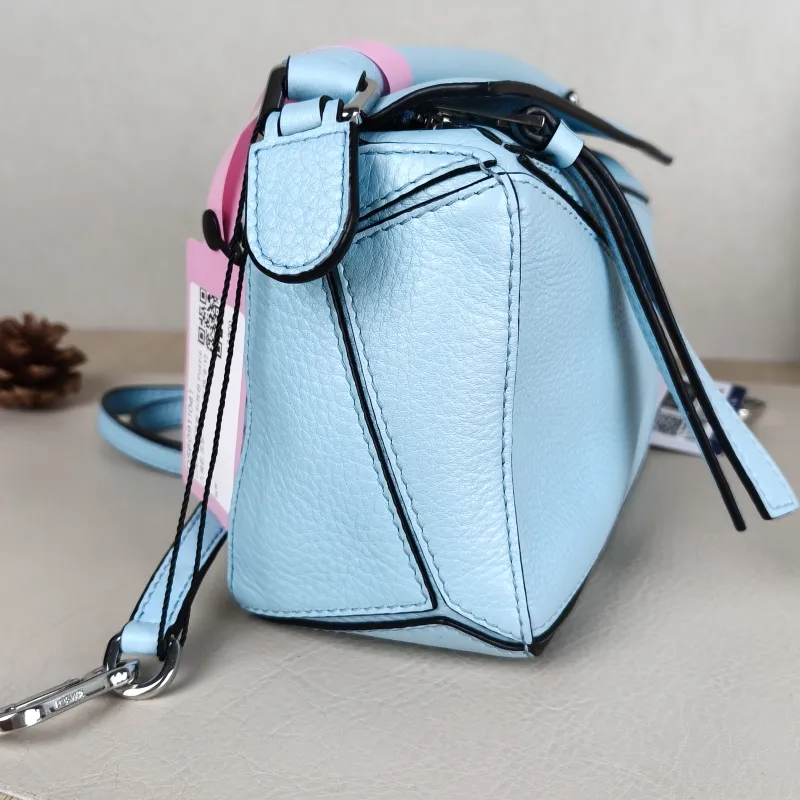 LOEWE Crossbody Bag Puzzle Blue Calfskin Mini 18 × 8 × 12.5 cm — detail view 2 of 11