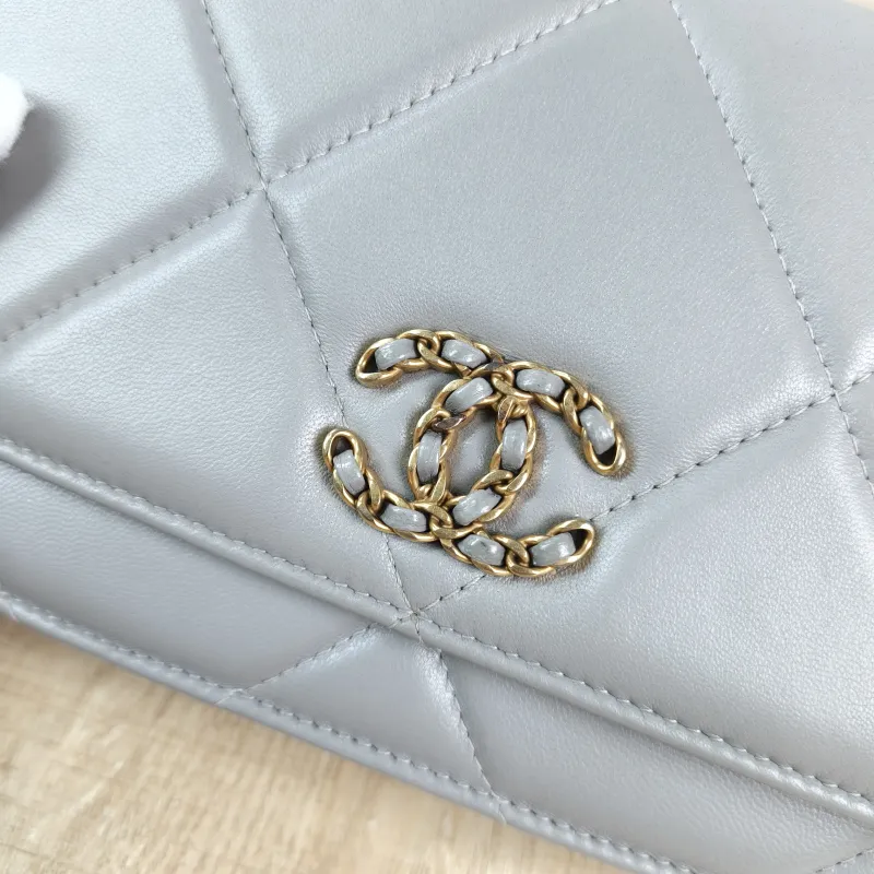 Chanel Crossbody Bag 19Bag WOC Grey SL ambskin Mini 19.2 × 3.5 × 12.3 cm — detail view 9 of 12