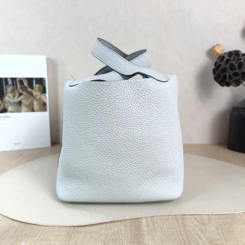 Hermès Top Handle Bag Picotin Lock 18 18 TC Calfskin Small 18 × 13 × 18 cm B — detail view 1 of 13
