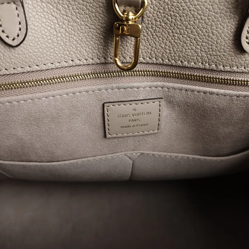 Louis Vuitton Shoulder Bag Onthego Medium Monogram Empreinte Embossed Calfskin Medium 35 × 14 × 27 cm — detail view 5 of 10
