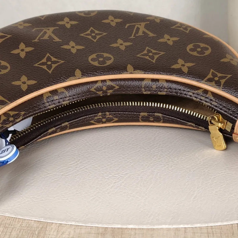 Louis Vuitton Crossbody Bag Loop Monogram PVC Small 23 × 6 × 13 cm — detail view 13 of 14