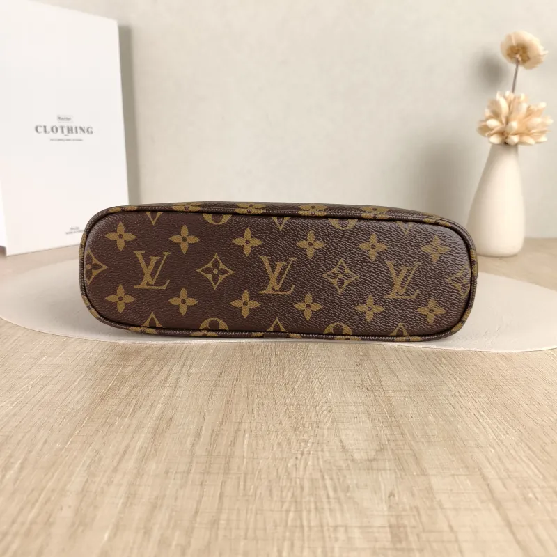 Louis Vuitton Shoulder Bag Lineup Monogram PVC BB 25.5 × 10 × 22 cm — cover view 2 of 6