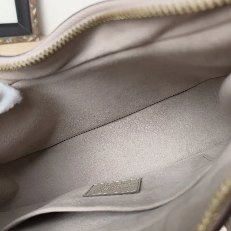 Louis Vuitton Shoulder Bag Bagatelle Monogram Empreinte Embossed Calfskin Small24 × 7 × 18 cm — detail view 4 of 10