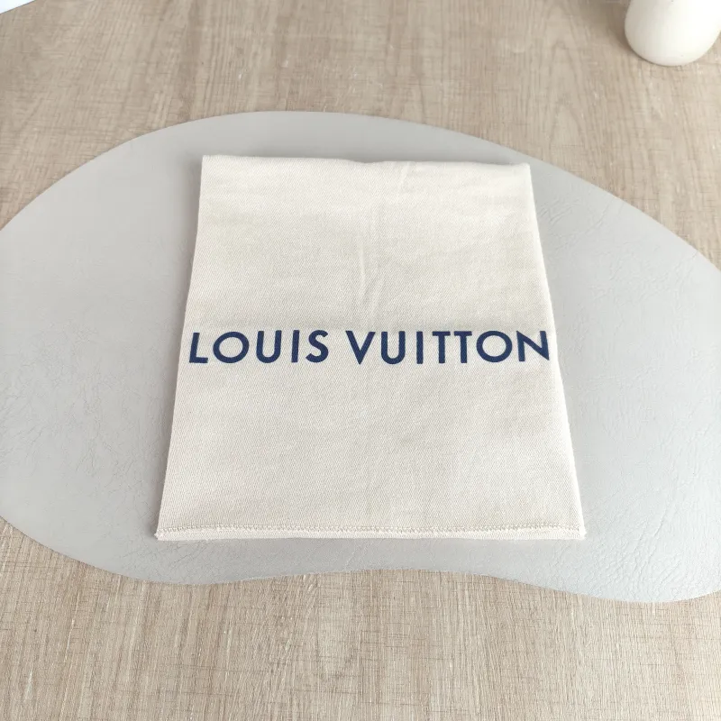 Louis Vuitton Crossbody Bag NÉONOÉ Bucket Bag BB Monogram PVC BB 20 × 13 × 20 cm — detail view 11 of 12