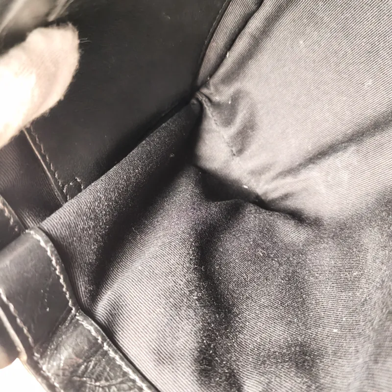SAINT LAURENT Crossbody Bag Niki D Waxed Leather Calfskin Small21 × 7.5 × 16 cm — detail view 3 of 12