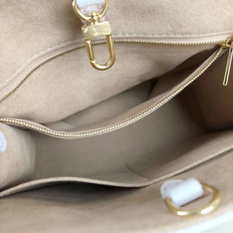 Louis Vuitton Shoulder Bag Onthego Pink Calfskin Small 25 × 11.5 × 19 cm — detail view 8 of 11