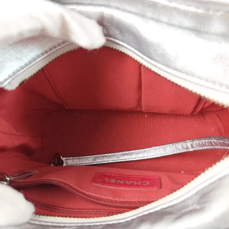 Chanel Crossbody Bag Gabrielle Gabrielle Bag Silver CC alfskin Small20 × 8 × 15 cm — detail view 7 of 13