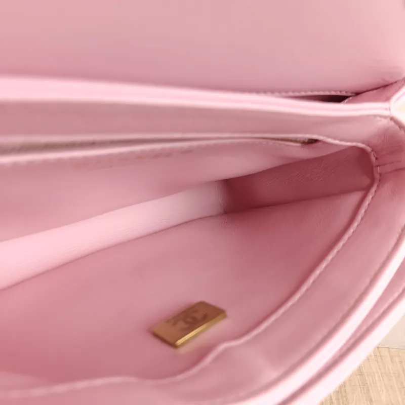 Chanel Crossbody Bag Trendy CC Pink Lambskin Mini 19.5 × 8 × 14.5 cm — detail view 9 of 15