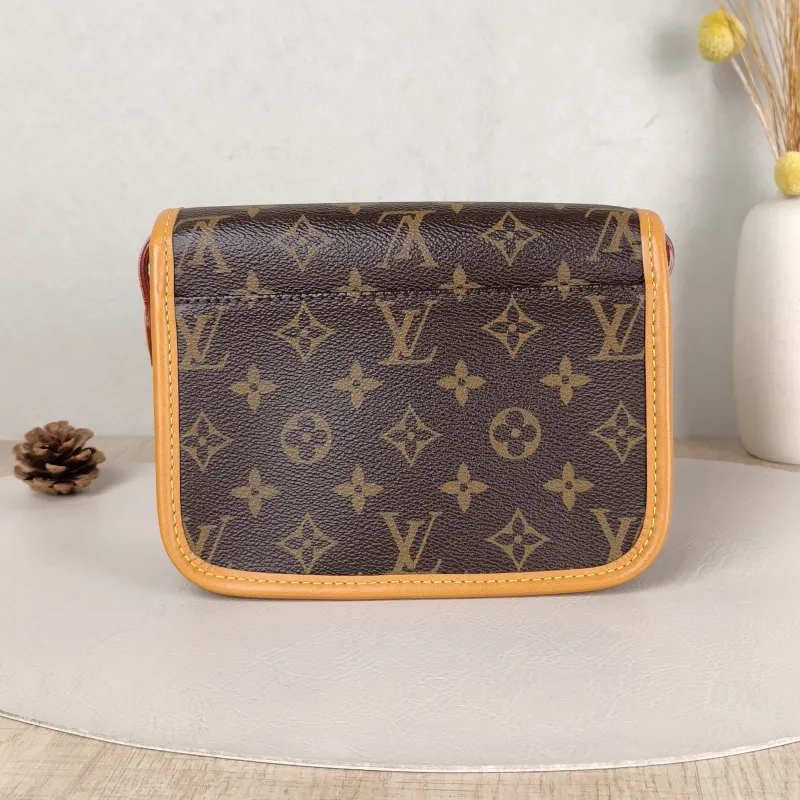 Louis Vuitton Crossbody Bag Satchel Messenger Bag Monogram PVC Mini 19.5 × 6 × 15 cm — cover view 3 of 6