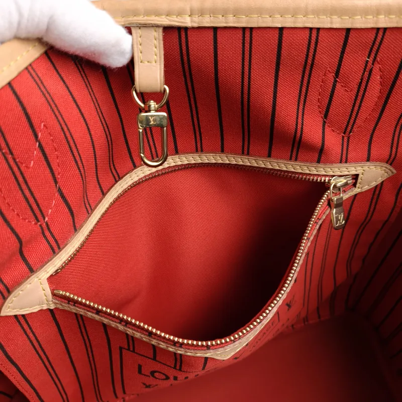 Louis Vuitton Shoulder Bag Monogram PVC Medium 31 × 14 × 28 cm — detail view 7 of 11