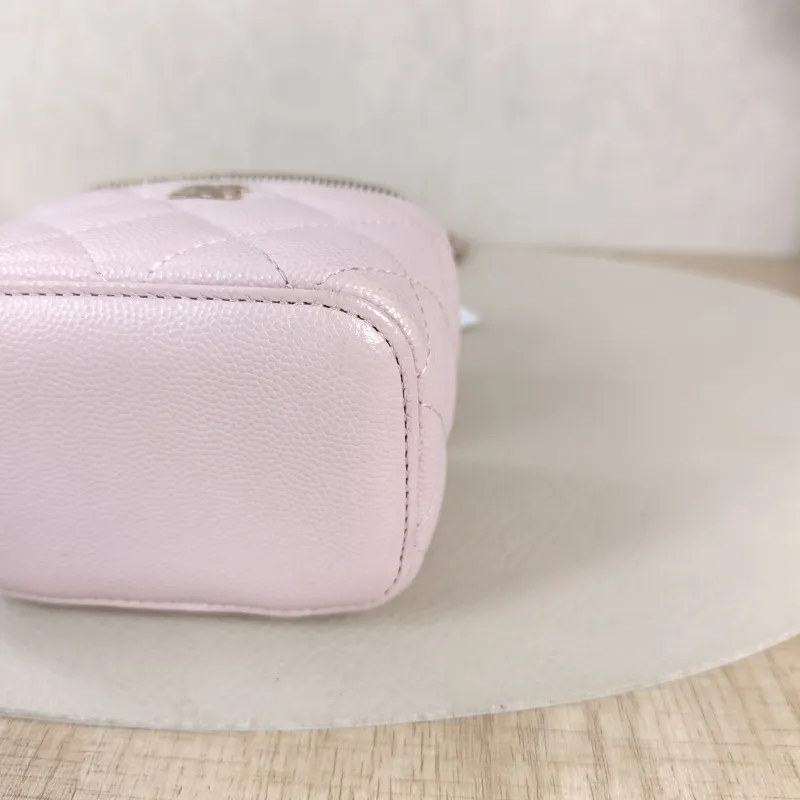 Chanel Crossbody Bag Edition Calfskinmini11 × 7 × 9 cm — detail view 6 of 12