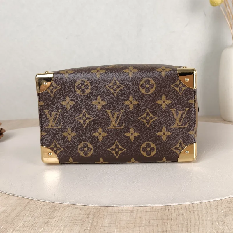 Louis Vuitton Crossbody Bag Speedy Trunk 20 Monogram PVC Small 20.5 × 11 × 13.5 cm — cover view 4 of 5