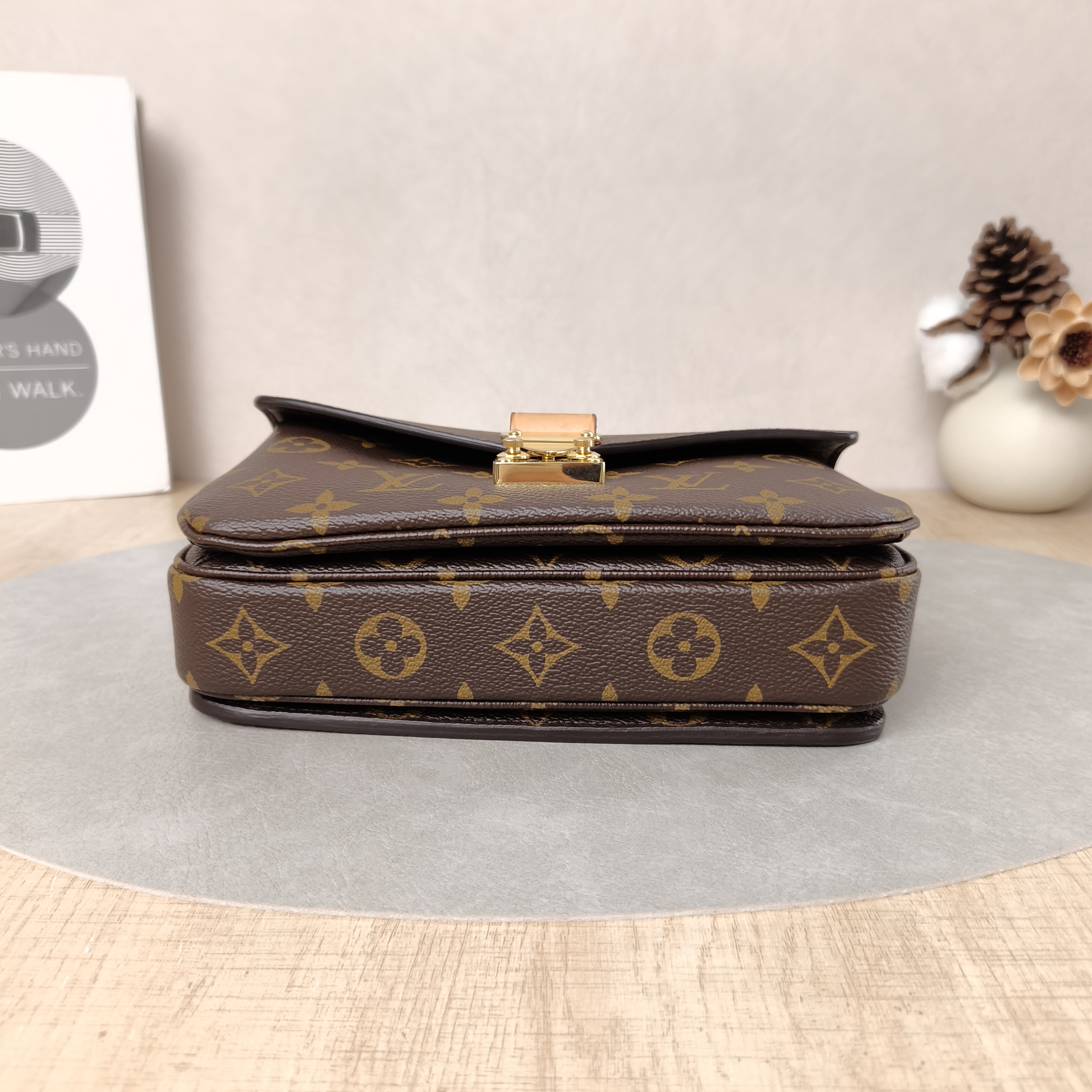 Louis Vuitton Crossbody Bag Pochette Métis East West Monogram PVC Small21.5 × 6 × 13.5 cm — cover view 6 of 6