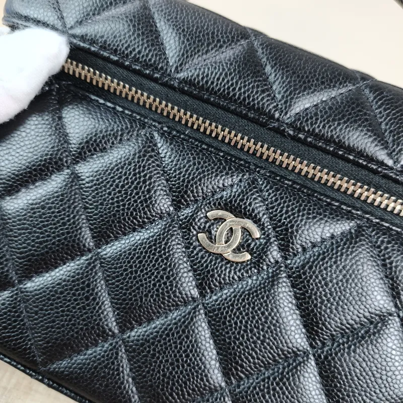 Chanel Crossbody Bag lp Box Bag Top Handle Crossbody Bag Black Grained Calfskin One Size 19.5 × 5 × 17 cm — detail view 1 of 13