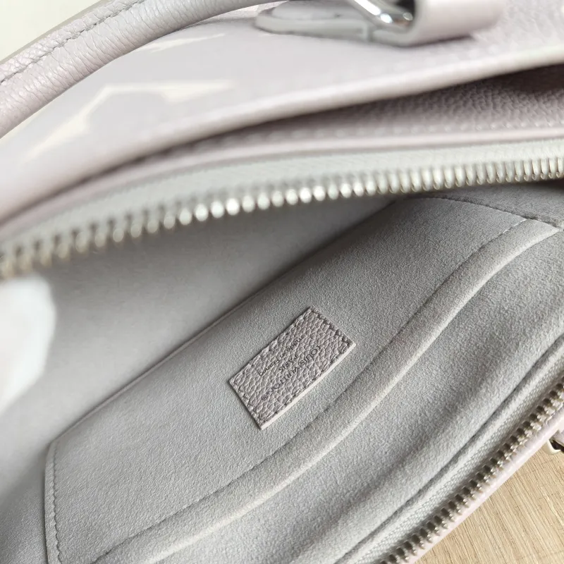Louis Vuitton Crossbody Bag Onthego East West Two Straps Grey Monogram Empreinte Embossed Calfskin Small 25 × 10 × 13 cm — detail view 4 of 12