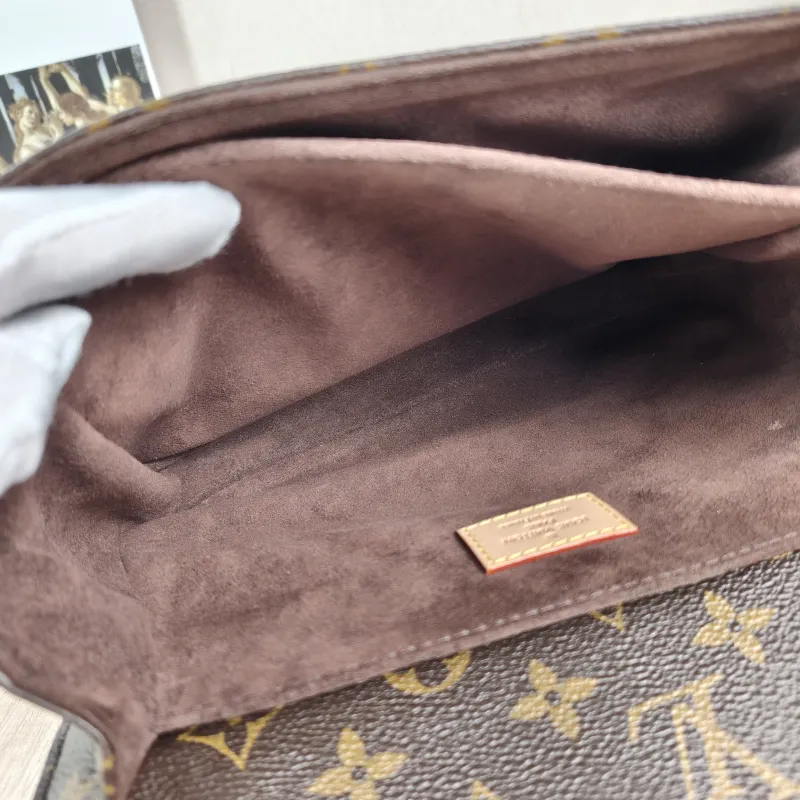 Louis Vuitton Crossbody Bag Pochette Métis Monogram PVC Medium25 × 7 × 19 cm — detail view 7 of 12