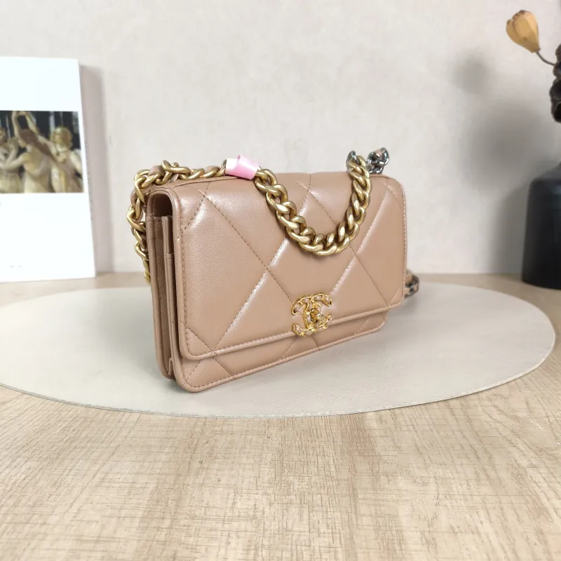 Chanel Crossbody Bag19Bag WOC Taupe SL ambskinmini19.2 × 3.5 × 12.3 cm — cover view 4 of 5