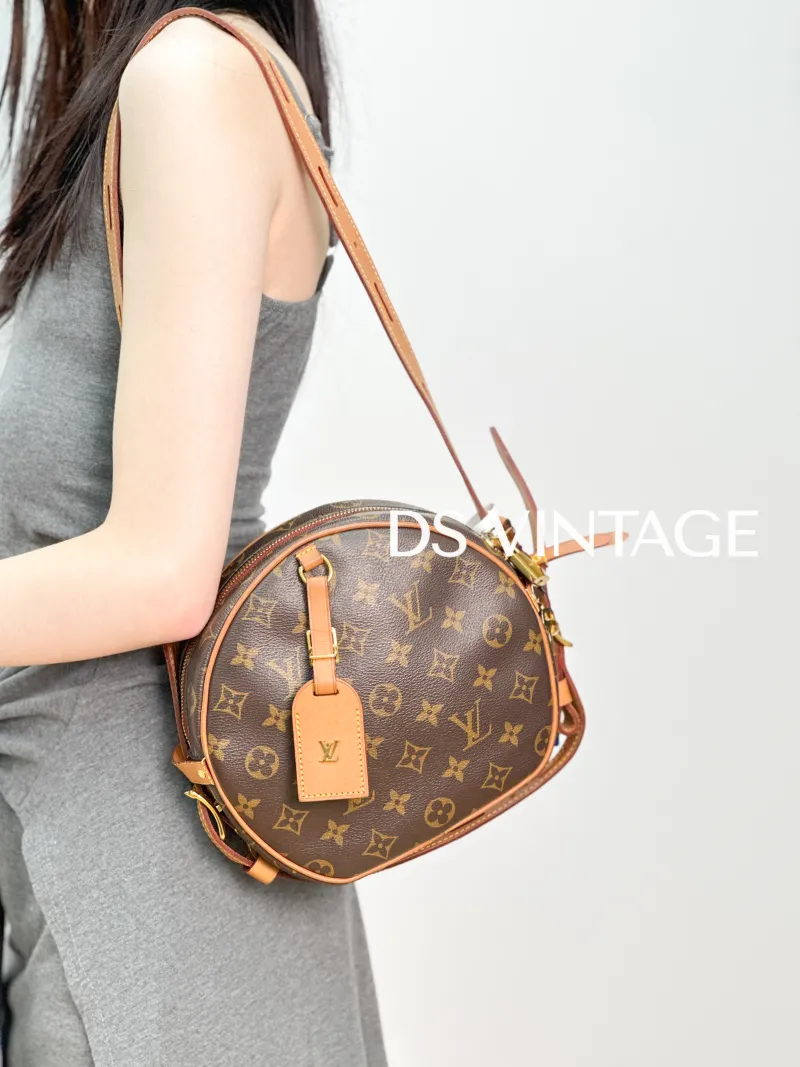 Louis Vuitton Crossbody Bag BOITE CHAPEAU SOUPLE Monogram PVC Large 20 × 8 × 22.5 cm — on-model view 1 of 3
