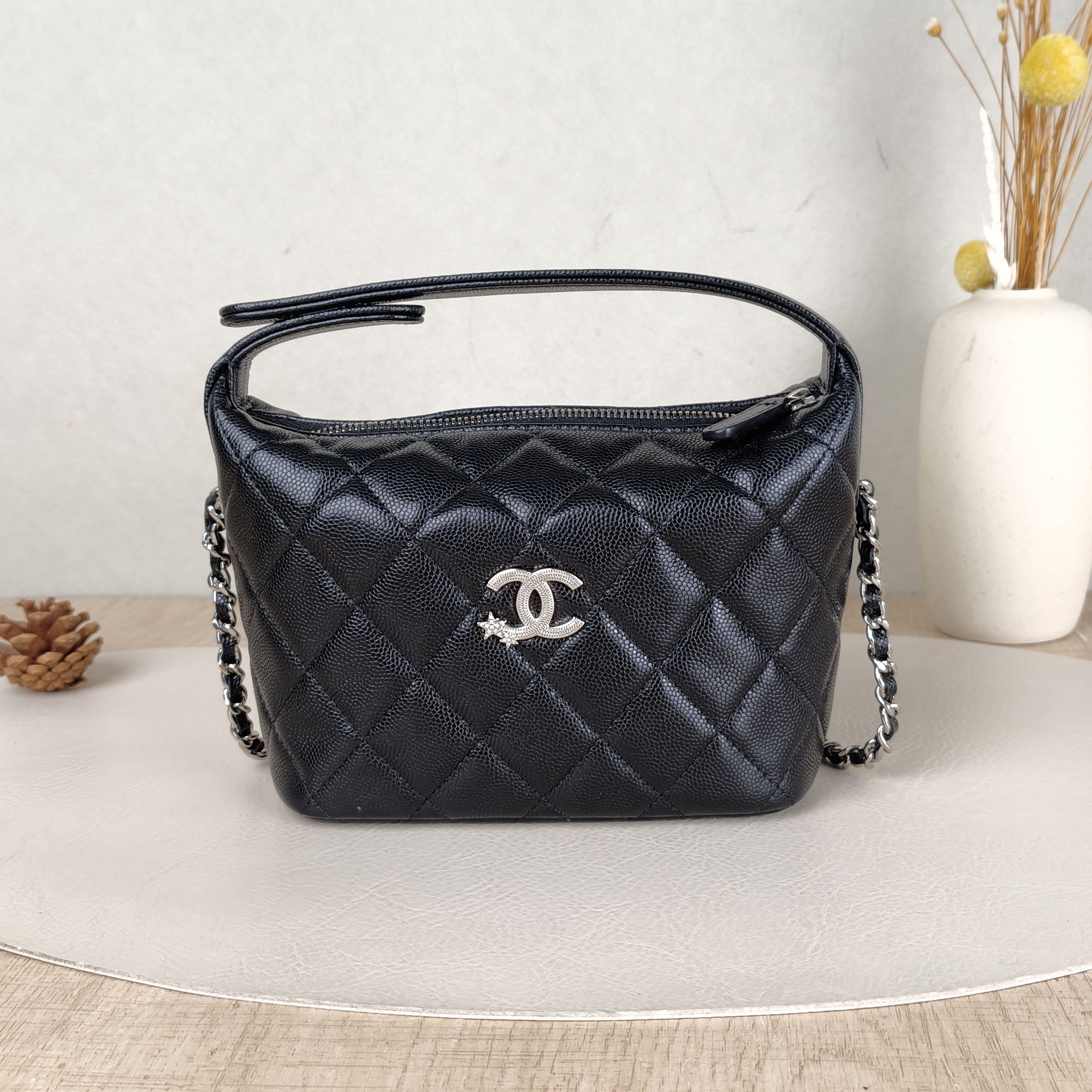 Chanel Top Handle Bag 25b Black Grained Calfskin 21.5 × 7.5 × 19 cm