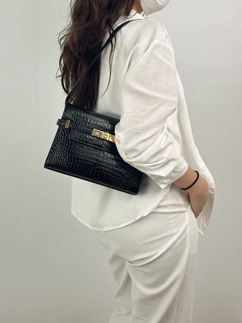 SAINT LAURENT Shoulder Bag MANHATTAN Black Calfskin Small24 × 6 × 17.5 cm — on-model view 1 of 1