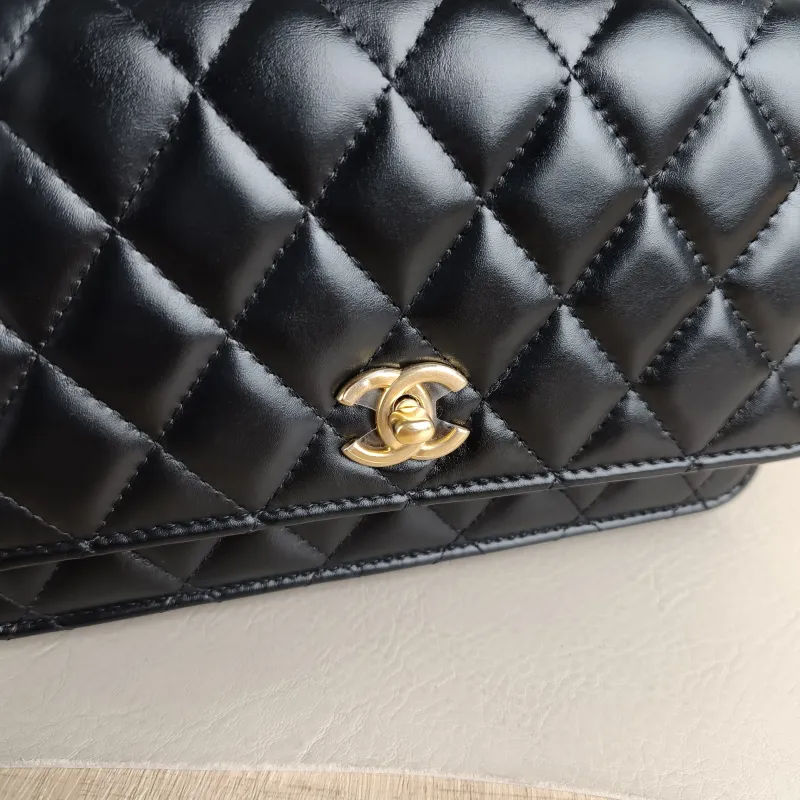 Chanel Crossbody Bag woc Black Lambskin Mini 19.2 × 3.5 × 12.3 cm — detail view 2 of 13