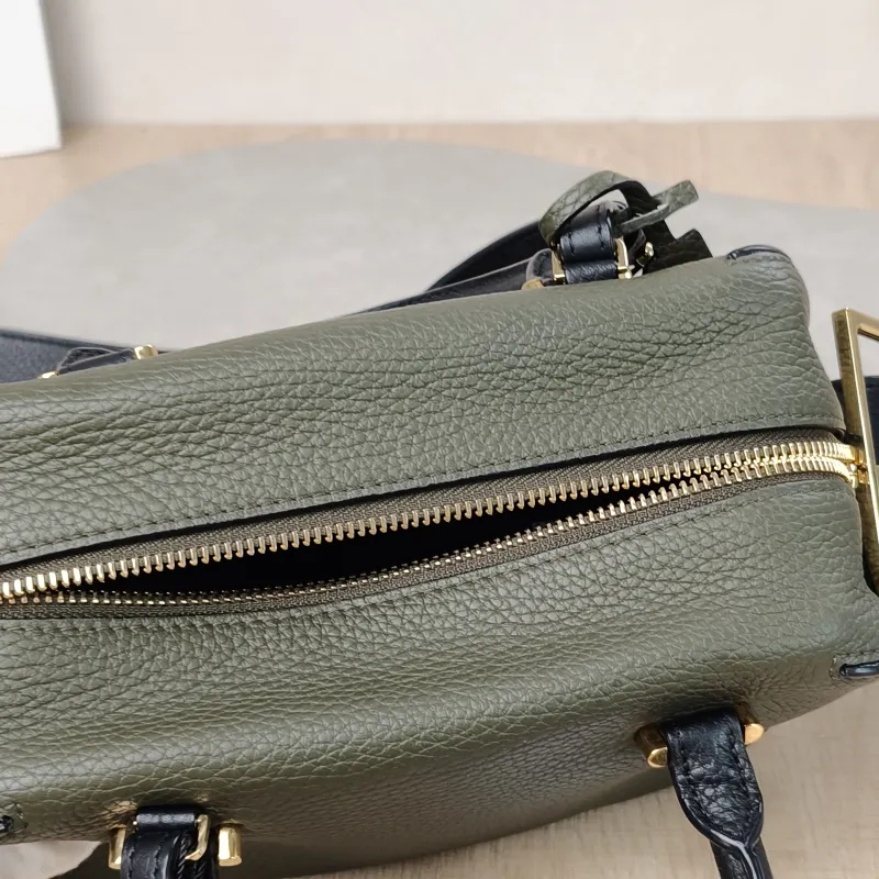 DELVAUX Top Handle Bag Cool Box Box Shoulder Bag Colorblock Calfskinmini21 × 11 × 13 cm — detail view 7 of 17
