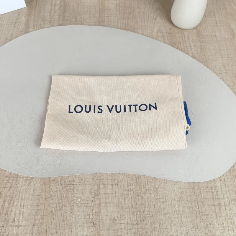 Louis Vuitton Shoulder Bag Petite Malle Souple Box Black Calfskin One Size20 × 7.5 × 14 cm Missing Shoulder Strap — detail view 1 of 14