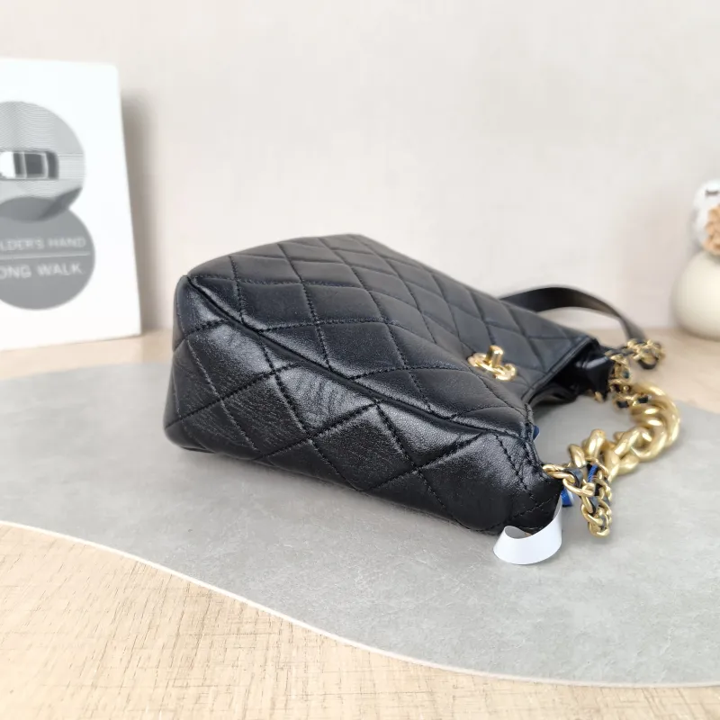 Chanel Shoulder Bag hobo Black Lambskin One Size 19 × 8 × 17 cm — detail view 6 of 12