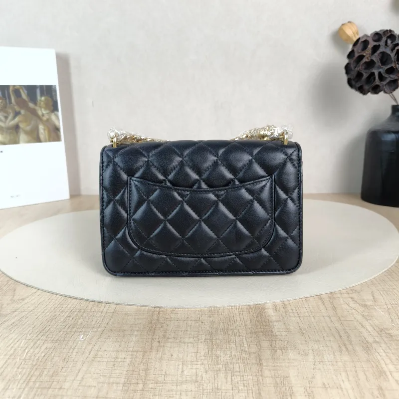 Chanel Crossbody Bag woc Black Lambskinmini19.2 × 3.5 × 12.3 cm — cover view 2 of 5