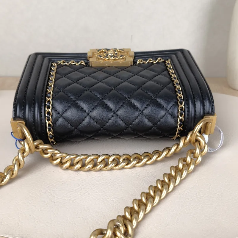 Chanel Crossbody Bag Le Boy​Black Calfskin Small 20.5 × 8.5 × 12 cm — detail view 10 of 15