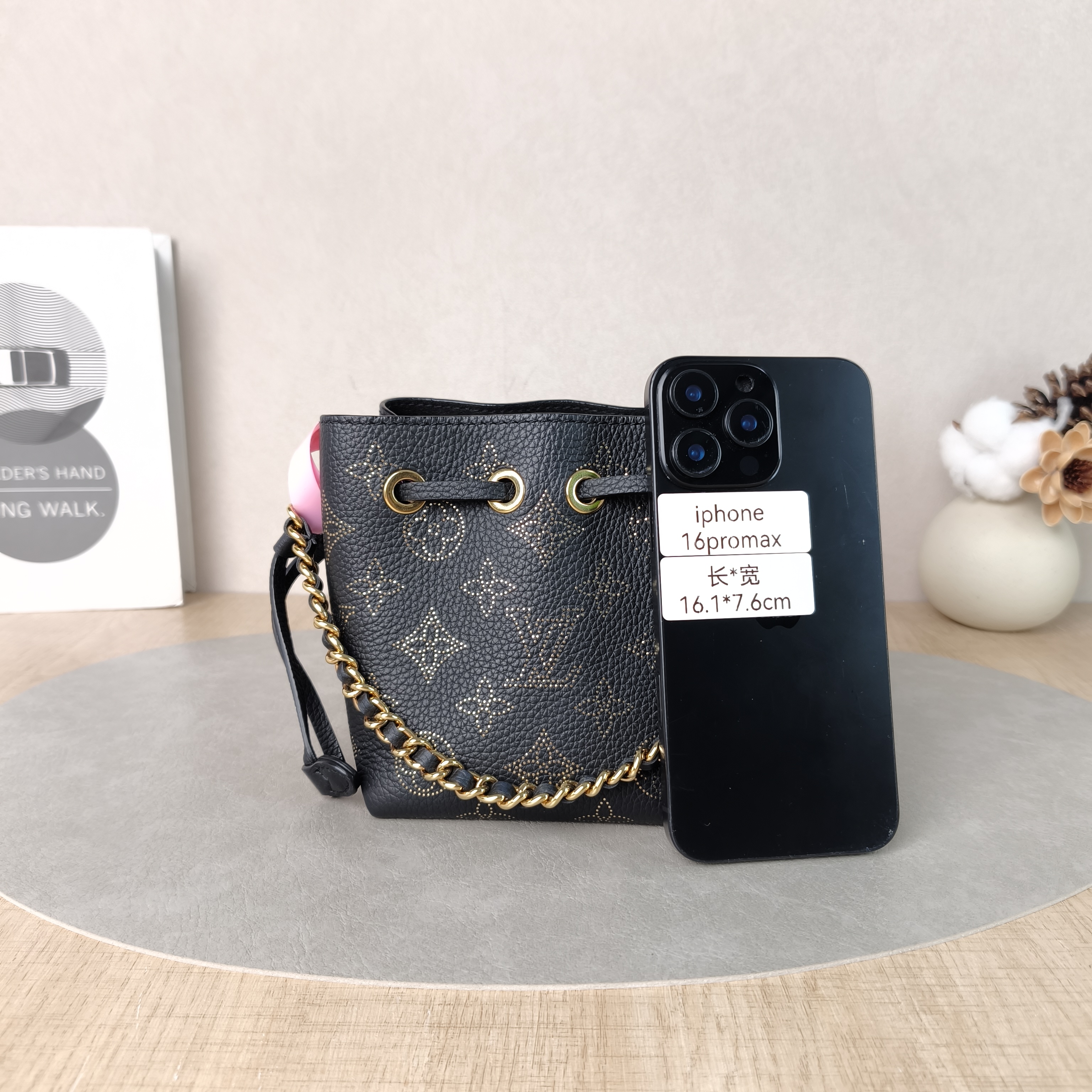 Louis Vuitton Crossbody Bag BELLA Gold Black Calfskin Pico13 × 10.5 × 11 cm — cover view 3 of 6