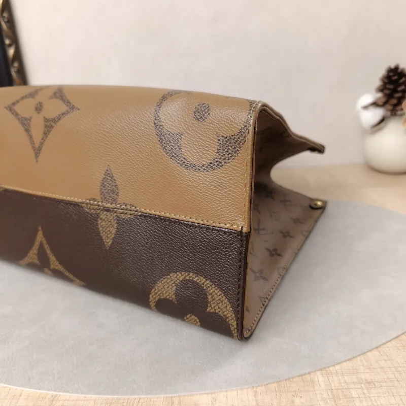 Louis Vuitton Shoulder Bag Onthego Medium Monogram PVC Medium35 × 14 × 27 cm — cover view 7 of 9