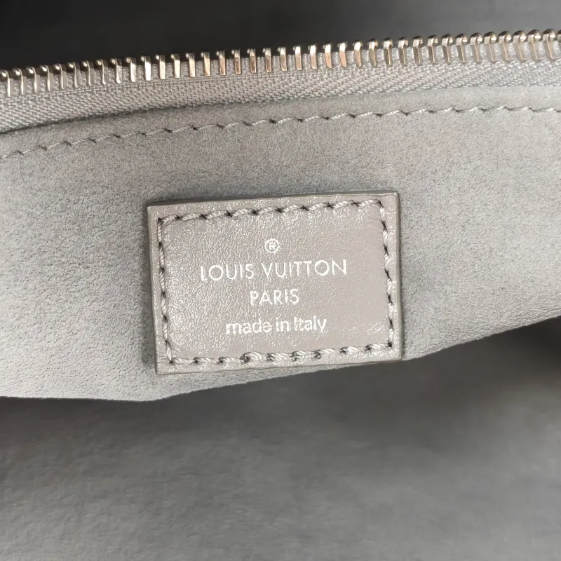 Louis Vuitton Crossbody Bag Carryall Vibe Grey SL ambskin Medium39 × 15 × 30 cm — detail view 8 of 15