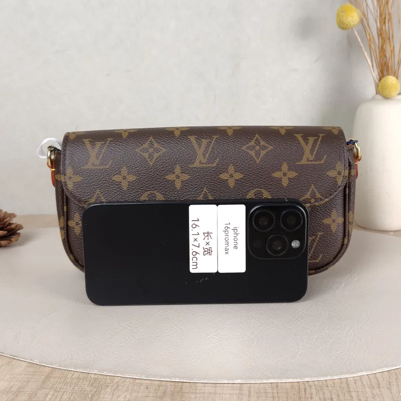 Louis Vuitton Crossbody Bag IVY Monogram PVC Small 23.5 × 4.3 × 12 cm — cover view 6 of 6