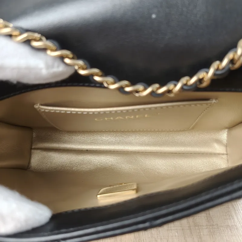 Chanel Crossbody Bag24b Crossbody Bag Black Lambskinmini18 × 6 × 11 cm — detail view 8 of 15
