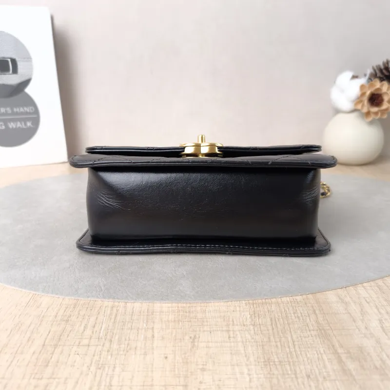 Chanel Crossbody Bag Black Calfskin Small19 × 8 × 12 cm — cover view 3 of 5