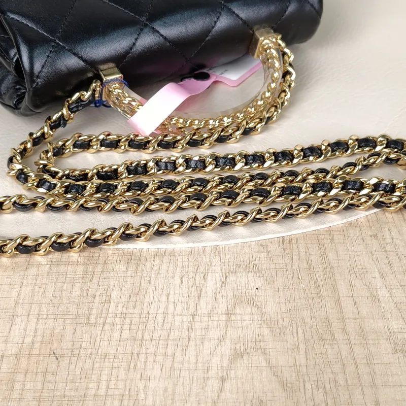 Chanel Crossbody Bag Black Lambskinmini19 × 6 × 12 cm — detail view 11 of 18