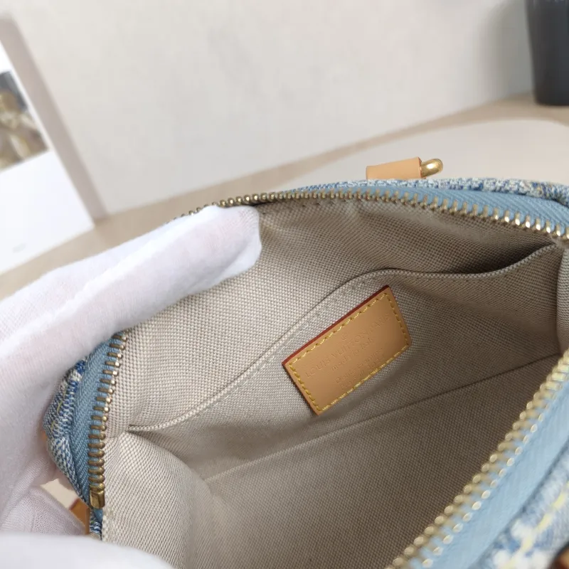 Louis Vuitton Crossbody Bag Speedy Nano Blue nano 16 × 7.5 × 10 cm — detail view 7 of 11