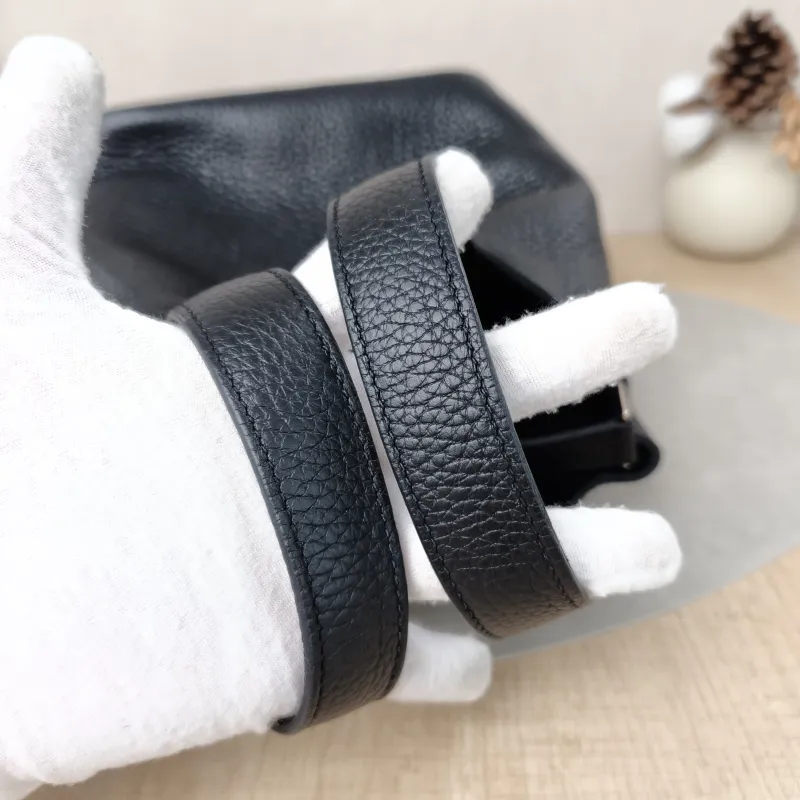 Hermès Top Handle Bag Picotin Lock 18 18Black Silver-Tone Hardware Clemence Taurillon TC Calfskin Small18 × 13 × 19 cm — detail view 9 of 15