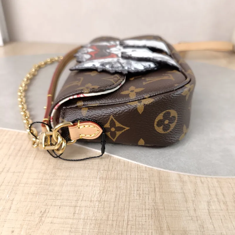 Louis Vuitton Crossbody Bag IVY Monogram PVC Small 23.5 × 4.3 × 12 cm — detail view 6 of 13