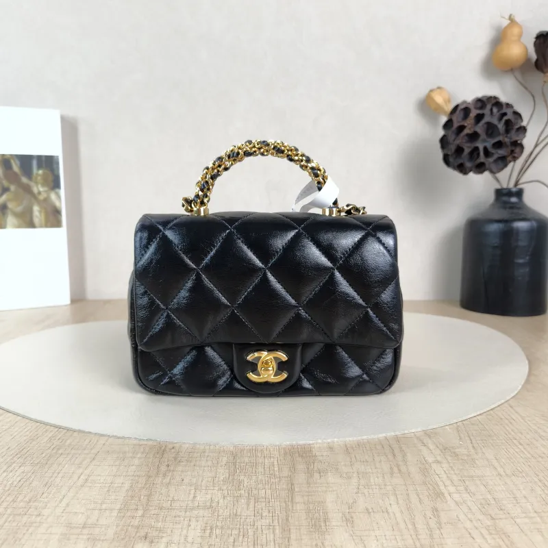 Chanel Crossbody Bag Black Lambskinmini19 × 8.5 × 14 cm