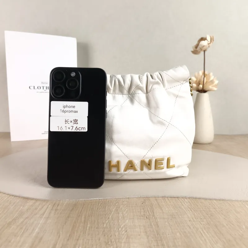 Chanel Shoulder Bag 22Bag White CC alfskin Mini 20 × 6 × 19 cm — cover view 3 of 5