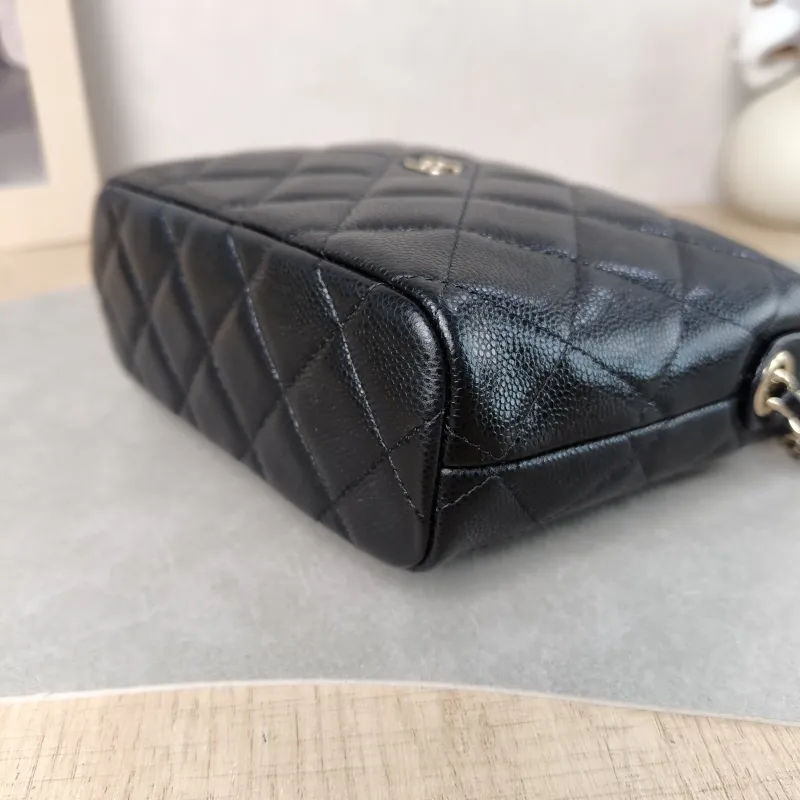 Chanel Crossbody Bag Vanity Case Bag Black Grained Calfskin One Size 21.5 × 7.5 × 19 cm — detail view 3 of 12
