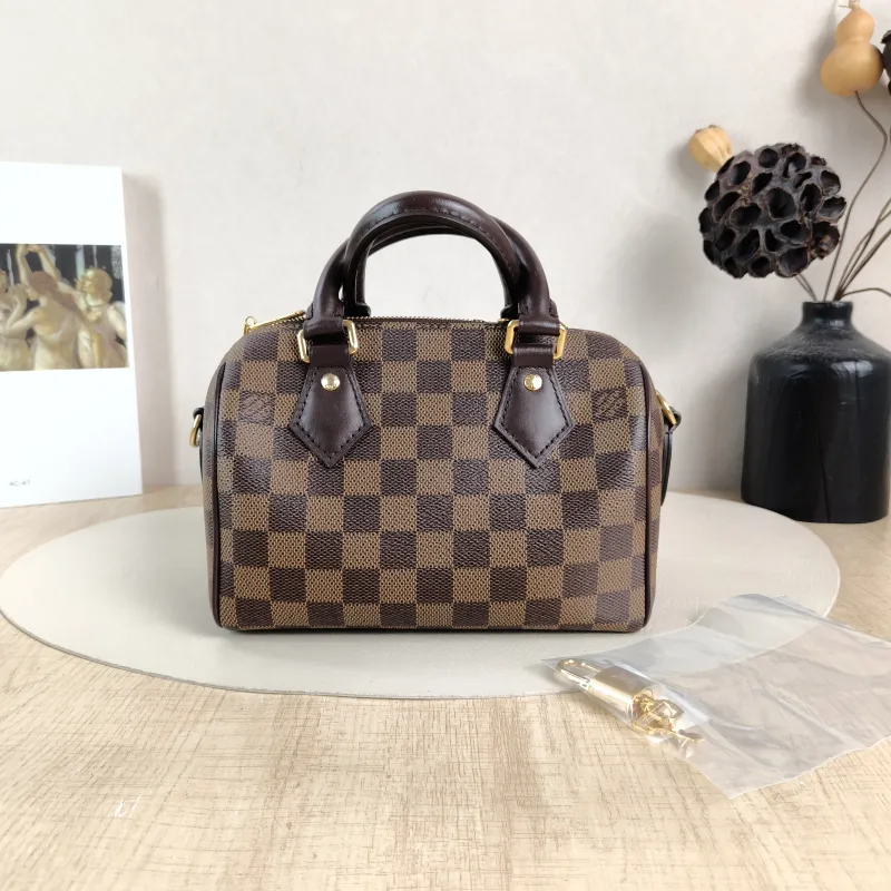 Louis Vuitton Crossbody Bag Speedy20 Shoulder Strap PVC Small 20.5 × 12 × 13.5 cm