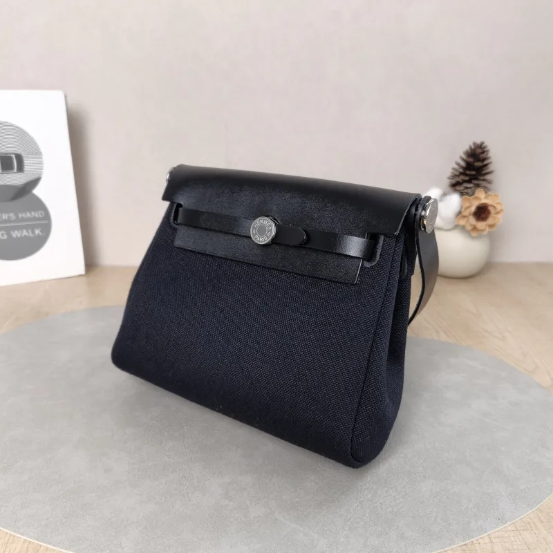 Hermès Crossbody Bag Herbag Zip 20Black Calfskin，Canvasmini20.5 × 7 × 16.5 cm — cover view 2 of 6