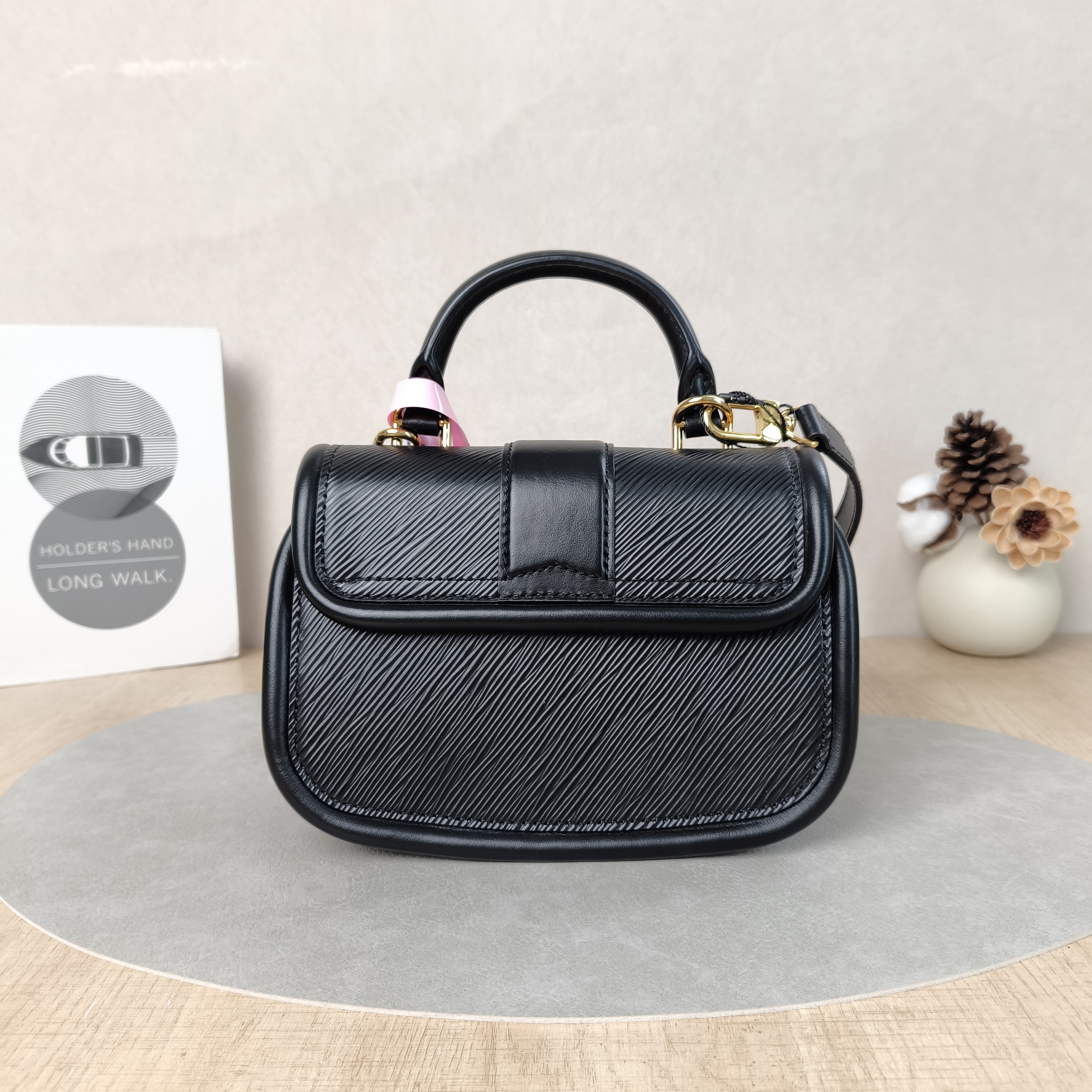 Louis Vuitton Crossbody Bag Hide and Seek Messenger Bag Black Epi Embossed Calfskin One Size21 × 8 × 15 cm — cover view 4 of 5